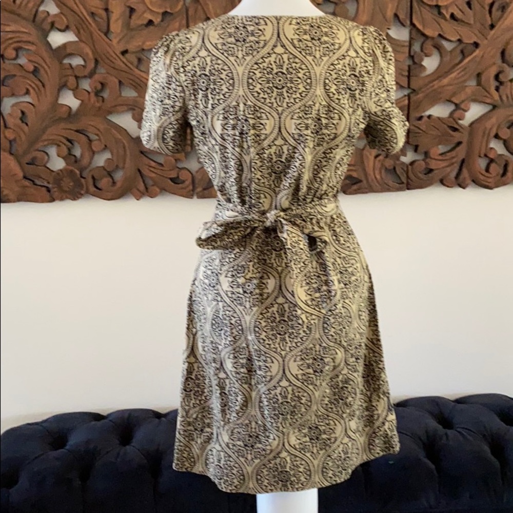 Beautifully patterned dress - Picture 3 of 4